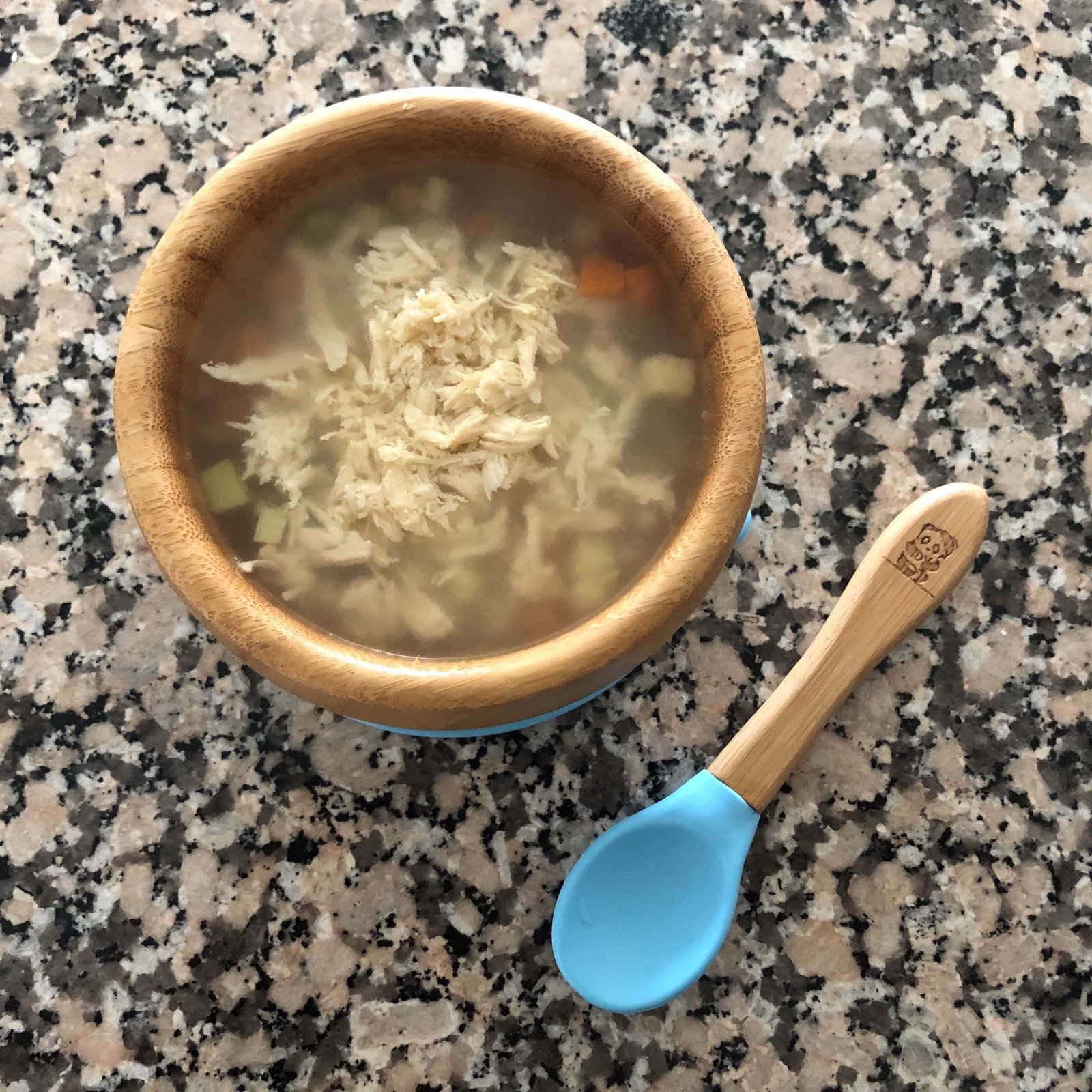 Caldo de pollo con verduras