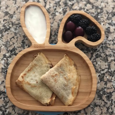 Crepas de platano y mora azul