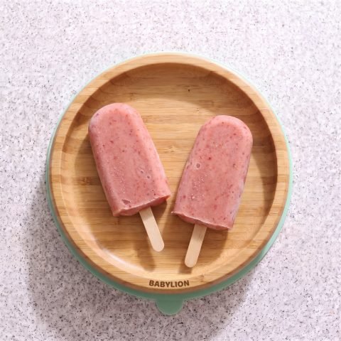 Paleta de fresa y uva